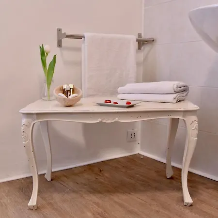 Palazzetto Barnaba بيت ضيافة 4*