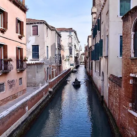 Palazzetto Barnaba Pensión *